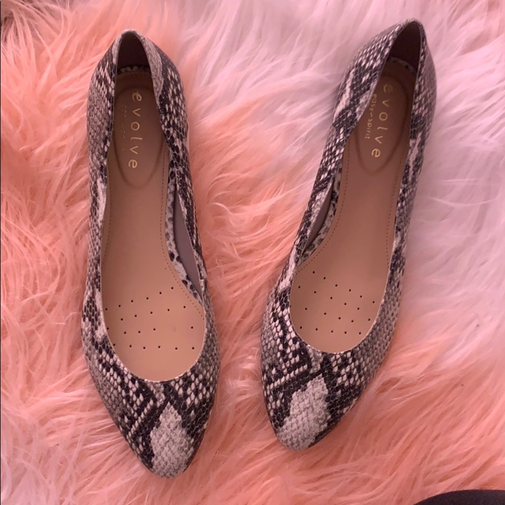 Snakeskin flats